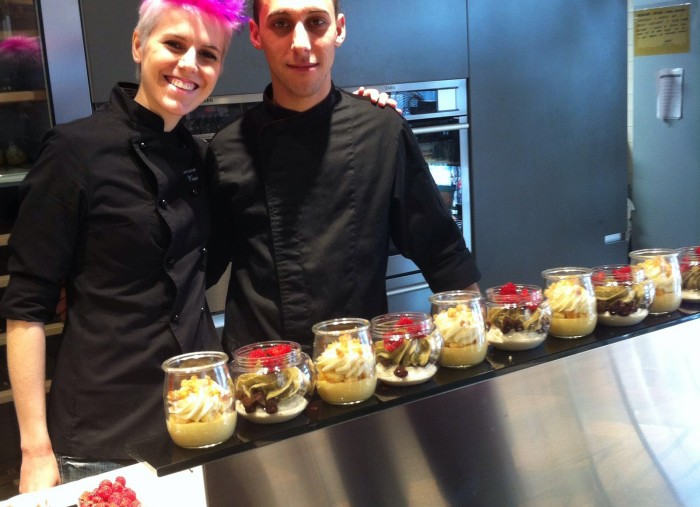 Al Mercato del Duomo lo showcooking di Naausica Viani. Al suo fianco Matteo Biotello, giovane pasticcere de I Dolci del Paradiso – Social Cakelab.